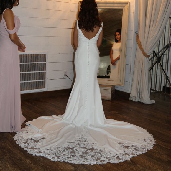 Selling my wedding dress size 0 - Picture 6 of 8